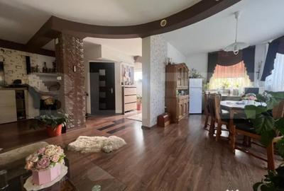 Casă cu 4 camere cu Teren 500 Mp în Central - 12