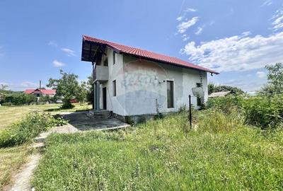 Casă cu 3 camere cu Teren 1000 Mp în Bradu - 2