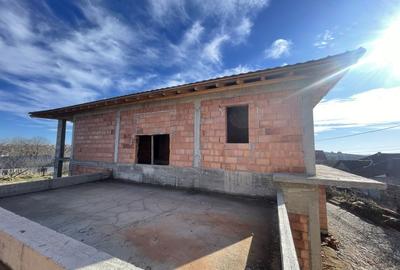 Casă cu 4 camere în Exterior Vest - 2