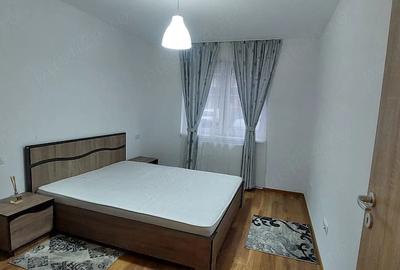 Apartament cu 3 camere decomandat în Tractorul - 2