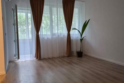 Propietar  Vand  Apartament 2  Camere Renovat 2025/ Mihalache / Metrou 1 Mai - 1