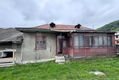 Casă cu 2 camere cu Teren 1097 Mp în Bezdead - 8