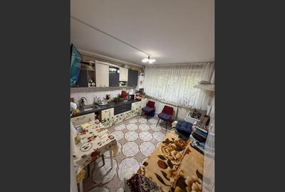De vânzare apartament 1 cameră decomandat - Micro 14, zona Viaduct - 3