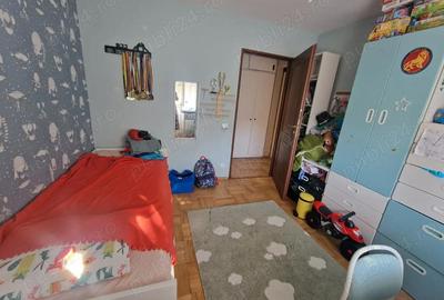 Apartament cu 4 camere decomandat în Central - 1