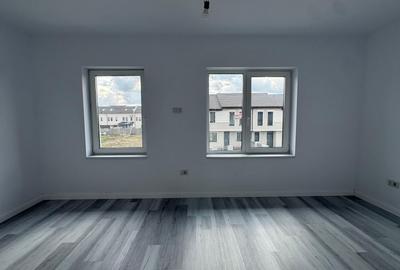 Duplex cu 4 camere cu Canalizare în Săcălaz - 8