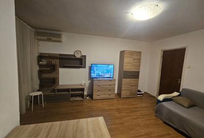 Garsonieră în Titan