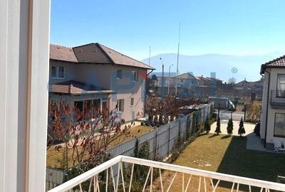 Apartament cu 4 camere semidecomandat în Ghimbav