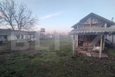 Casă cu 3 camere cu Teren 2200 Mp în Central - 2