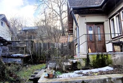 Casa batraneasca cu 700mp de teren in zona centrala - 2