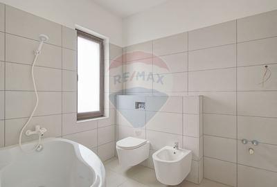 Casă cu 4 camere cu Teren 250 Mp în Sud-Est - 30