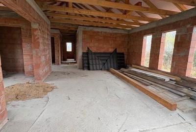 Casă cu 3 camere în Colțirea - 2