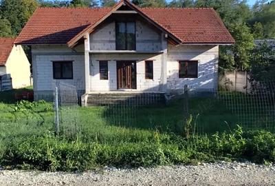 Casa de vanzare in Carjiti,la 10 km de Deva - 1