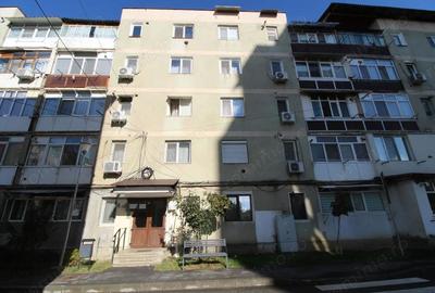 Apartament cu 2 camere decomandat în Plopilor - 2