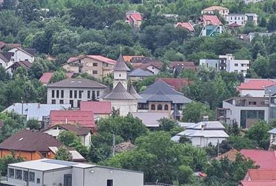 Teren de 1000 mp, în Bucium - 5