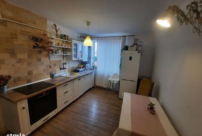 Apartament cu 3 camere semidecomandat în Central - 4