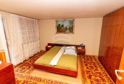Casa - Vila de vanzare cu 5 camere Valenii de Munte - Strada Bratocea - 18