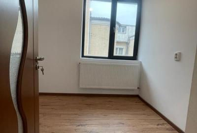 Casă individuală cu 5 camere cu Canalizare în Vitan Mall - 15