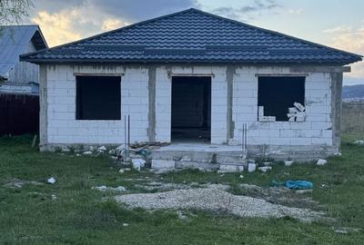 Casă cu 4 camere în Ștefănești - 1