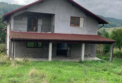 Casă cu 5 camere cu Teren 1000 Mp în Central - 5