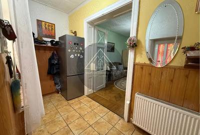 Apartament la casa, Medias - 2