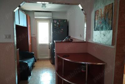 Apartament 2camere, decomandat ,etaj 4, cu ?arpanta, aer condi?ionat, loc de parcare concesionat. Apartament 2camere, decomandat ,etaj 4, cu ?arpanta, aer condi?ionat, loc de parcare concesionat. - 4