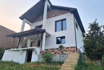 Casă cu 3 camere în Central - 4