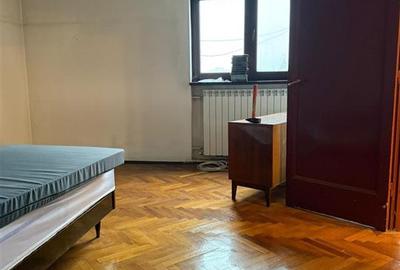 Apartament cu 3 camere decomandat în Victoriei - 1