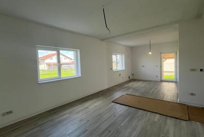 Casă individuală cu 5 camere cu Canalizare în Moșnița Nouă - 3