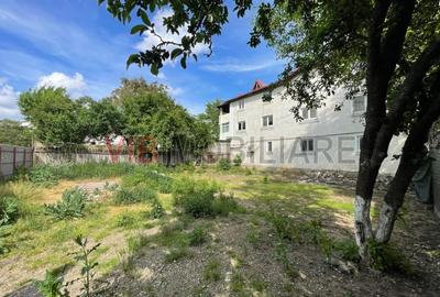 Teren intravilan de 304 mp, în Uverturii