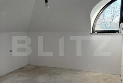 Casă cu 7 camere cu Teren 900 Mp în Central - 3