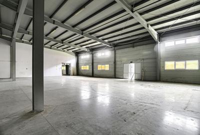 Hala industriala de inchiriat în Arad, 2.744 m², acces TIR și auto - 2