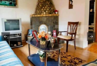 Casă cu 5 camere cu Teren 586 Mp în Poiana Țapului - 1