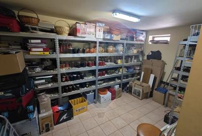Casă cu 7 camere cu Teren 1371 Mp în Nord-Est - 41