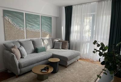 Apartament cu 3 camere, mobilat în P-ța Victoriei