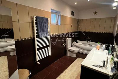 Casă cu 7 camere cu Teren 1100 Mp în Central - 9