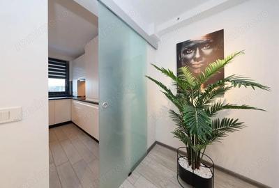 Apartament cu 2 camere decomandat, mobilat în Tractorul