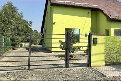 Casă cu 4 camere în Remetea Mare - 3