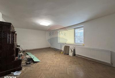 Casă cu 4 camere cu Teren 200 Mp în Central - 8