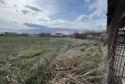 Teren Construcții intravilan de 73351 mp, în Sud - 17