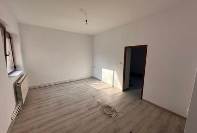 CENTRU- apartament 5 camere  etajul 1 - 6