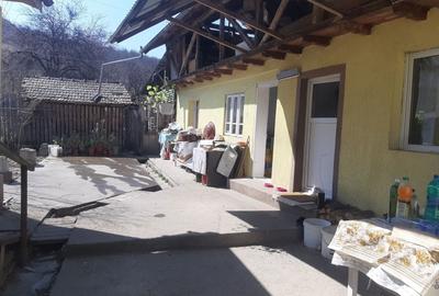 Casă cu 3 camere în Cislău - 6