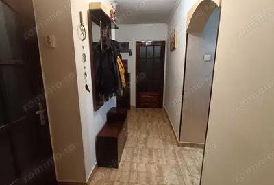 Apartament cu 3 camere decomandat în Sinaia - 4