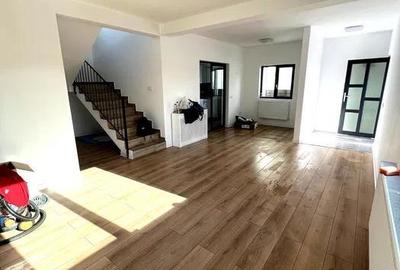 Casă cu 4 camere cu Teren 350 Mp în Miroslava - 2