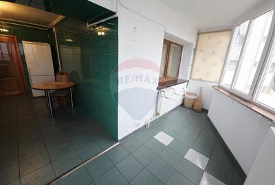 Apartament cu 2 camere de vanzare in zona 1 Mai - 9