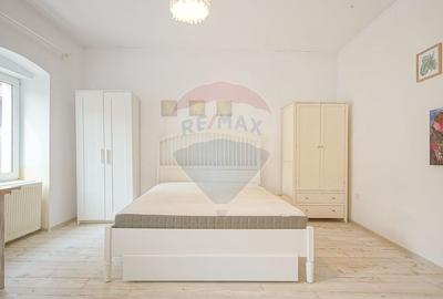Apartament cu 3 camere semidecomandat, mobilat în Schei - 3