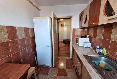 Apartament cu 3 camere decomandat în 9 Mai - 8