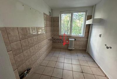 Apartament 2 camere, et.1/4, liber, bloc caramida, Titan Potcoava - 3