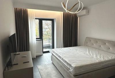 Apartament cu 3 camere decomandat în Floreasca