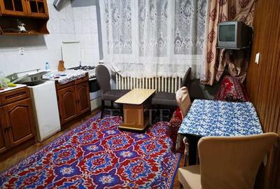 Garsonieră decomandată, mobilată în Gruia