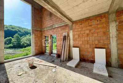 Casă cu 4 camere cu Teren 200 Mp în Florești - 2